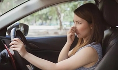 Tại sao xe ô tô có mùi xăng?