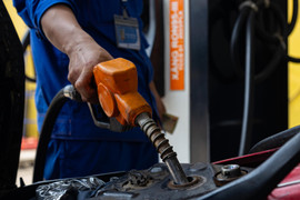 Chiều nay, giá xăng dầu trong nước dự báo tiếp tục giảm