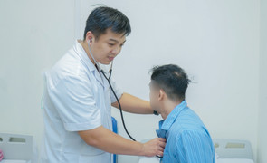 Tập luyện quá sức, huấn luyện viên thể hình nhồi máu cơ tim 