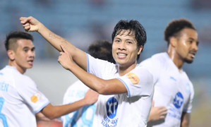 HLV Kim Sang-sik bất ngờ gọi bổ sung hậu vệ 2 lần vô địch V.League 