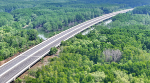 Ngắm cao tốc Bến Lức - Long Thành đoạn qua Đồng Nai sắp thông xe