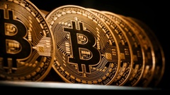 Bitcoin lần đầu trong lịch sử áp sát 100.000 USD
