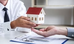Đặt cọc mua nhà đất phải lưu ý những gì?