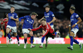 Trực tiếp bóng đá Ipswich Town 1-1 Man Utd: Siêu phẩm gỡ hòa