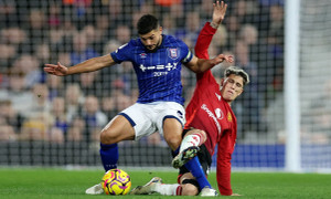 HLV Amorim ra mắt, Man Utd hòa đội áp chót bảng xếp hạng