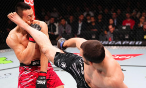 'Vua kungfu' thi triển nghịch lân cước hạ đẹp 'sát thủ' Trung Quốc