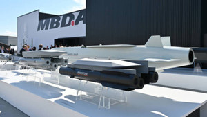 Anh chuyển loạt tên lửa tầm xa Storm Shadow cho Ukraine