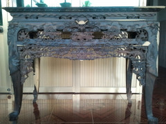 Thay bàn thờ mới, bàn thờ cũ xử lý thế nào?