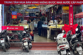 Mở bán vàng nhẫn không giới hạn, cửa hàng vẫn bất ngờ vắng khách