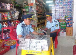 Phát hiện cửa hàng bán 200 bao thuốc lá giả 