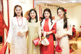 Dàn mỹ nhân phim Việt giờ vàng khoe sắc với áo dài Tết đậm chất Á đông