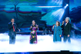 NSND Trung Đức, NSND Thu Hiền hội ngộ, hoà giọng trong Tết Vạn lộc 2025