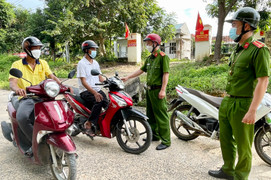 Công an cấp xã phường có quyền tạm giữ phương tiện, giấy tờ xe?