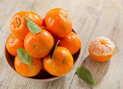 Khi mua quýt nên chọn quả to hay nhỏ?