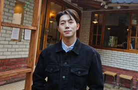 Sao Hàn 3/12: Sao nam đột ngột mất ở tuổi 32, nữ hoàng cảnh nóng nhận 'gạch đá'