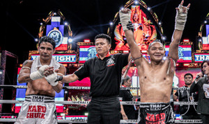 Bị chê chỉ dám đánh kẻ yếu, 'vua muay Thái' viết tâm thư đáp trả