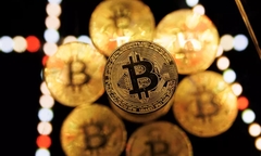Lần đầu tiên trong lịch sử Bitcoin vượt mốc 100.000 USD