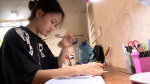 Trao cơ hội, nối ước mơ: Nữ sinh vùng biên vượt khó, nuôi ước mơ gieo kiến thức 