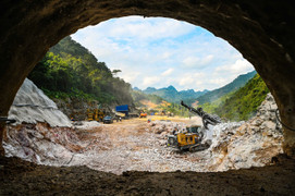 Hơn 1.000 người đào hầm, xẻ núi thi công cao tốc Đồng Đăng - Trà Lĩnh