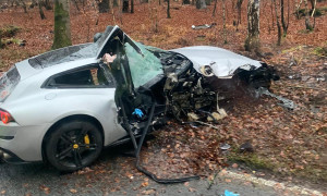 Siêu xe gặp tai nạn vỡ nát, ngôi sao Ngoại Hạng Anh thoát chết