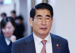 Hàn Quốc bắt cựu bộ trưởng quốc phòng liên quan lệnh thiết quân luật