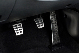 Kinh nghiệm tránh đạp nhầm chân ga tài xế nên biết 