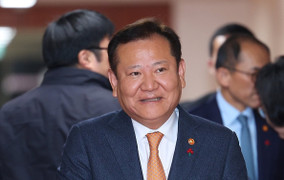 Bộ trưởng Nội vụ Hàn Quốc từ chức, Tổng thống Yoon bị lập hồ sơ nghi phạm