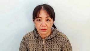 Khởi tố mẹ nuôi tạt nước sôi vào người bé gái 12 tuổi vì lý do bất ngờ