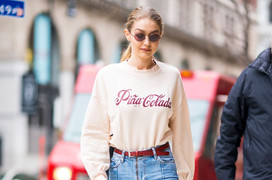 Áo nỉ mặc với quần gì?