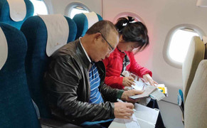 Ông Park Hang Seo sang Lào xem HLV Kim Sang-sik trổ tài