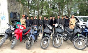 Nhóm thanh niên đi đón bạn ra tù gây náo loạn trên quốc lộ 1