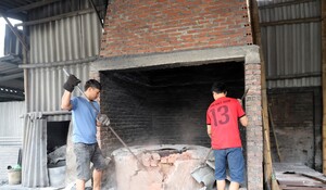 Bắc Ninh: 100% hộ dân làng nghề Mẫn Xá phá dỡ lò tái chế nhôm