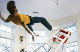 Chảy máu não sau cú ngã thang 3 mét