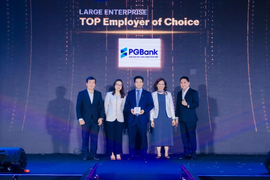 CareerViet vinh danh PGBank là 'Nhà tuyển dụng yêu thích'
