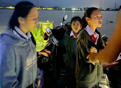 Người đàn ông ở Quảng Nam lao xuống dòng lũ xiết, cứu 3 học sinh