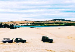 Tận hưởng gió biển tại đồi cát trắng đẹp nhất Bình Thuận