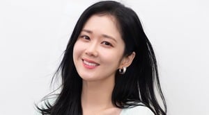 Sao Hàn 14/12: Jang Nara từng bị thủng ruột, nữ MC thời tiết qua đời tuổi 28