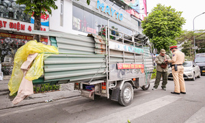 Xử phạt loạt tài xế trong ngày đầu cao điểm đảm bảo an toàn giao thông dịp Tết
