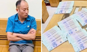 Bắt quả tang chủ tịch phường nhận hối lộ tại phòng làm việc