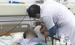 Cô gái mắc bệnh hiếm dễ nhầm lẫn với trầm cảm, tự kỷ