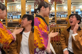 Bị khiếu nại, nhà hàng Nhật Bản ngừng dịch vụ 'tát cho tỉnh rượu'