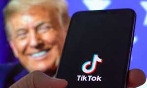 Ông Donald Trump sẽ làm 'hiệp sĩ áo trắng' giải cứu TikTok?