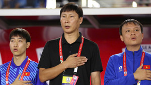 Trực tiếp họp báo Việt Nam vs Philippines: HLV Kim Sang-sik thoát hiểm