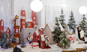 Quán cà phê chi hơn 250 triệu đồng trang trí Noel, khách nườm nượp đến ngắm