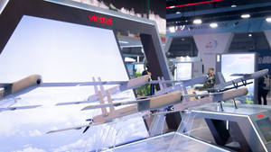 Cận cảnh UAV cảm tử made in Việt Nam tại triển lãm Quốc phòng 2024 