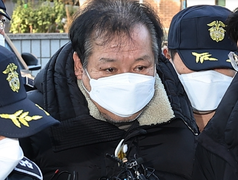 Bắt pháp sư thân cận với Tổng thống Hàn Quốc 