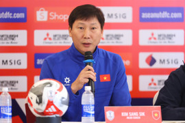 HLV Kim Sang-sik: Có Nguyễn Xuân Son là khởi đầu mới cho tuyển Việt Nam