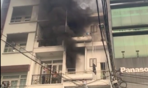 Cháy nhà 4 tầng ở TP.HCM, 2 người chết