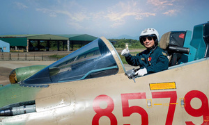Phi công 'hổ mang chúa' Su30-MK2 kể về màn thả đạn nhiễu chính xác đến từng giây