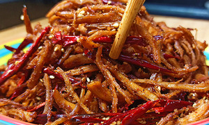 Cách làm khô gà xé cay đậm vị, đã ăn là không thể ngừng